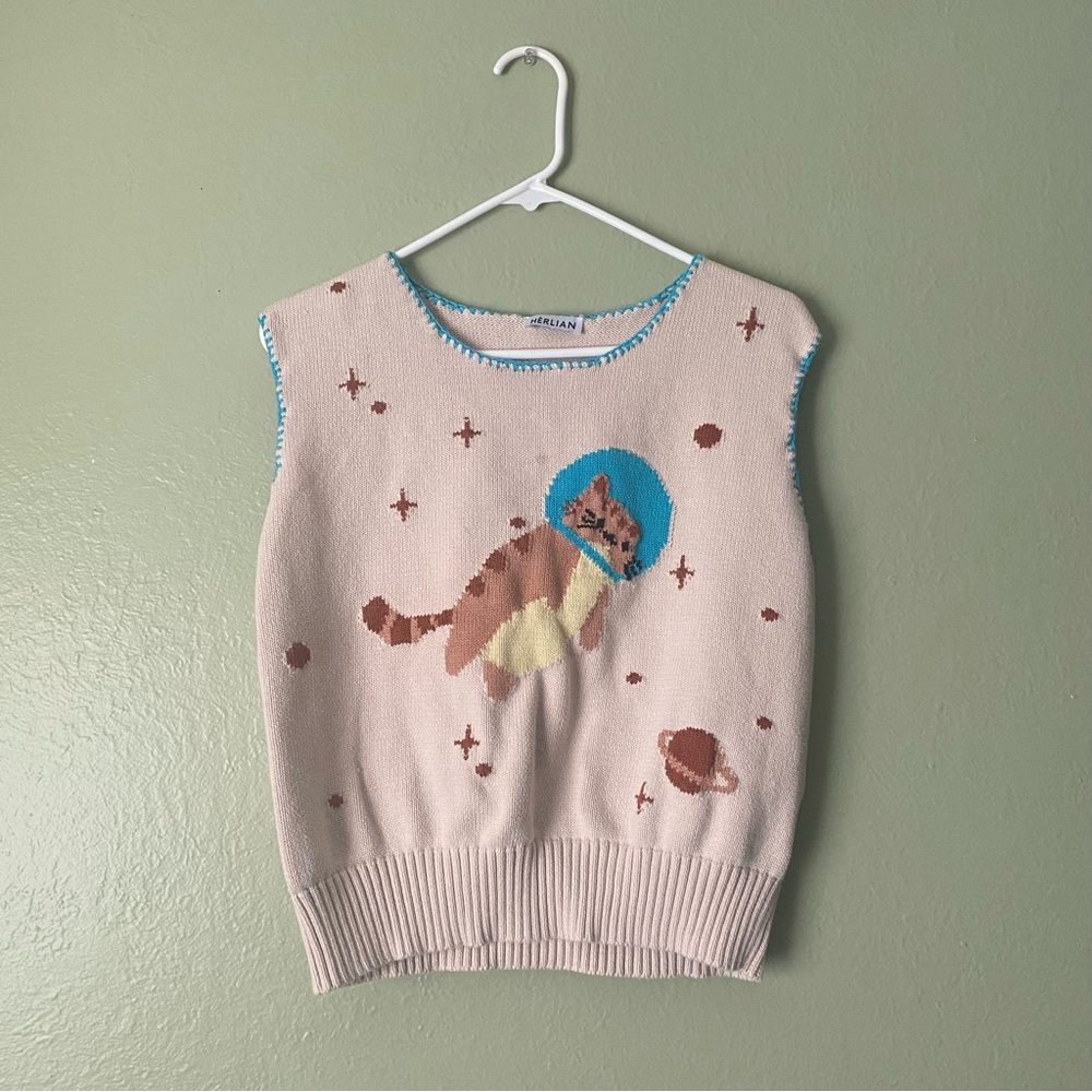 Most amazing Hèrlian  Astronaut Cat Sweater Vest women’s m